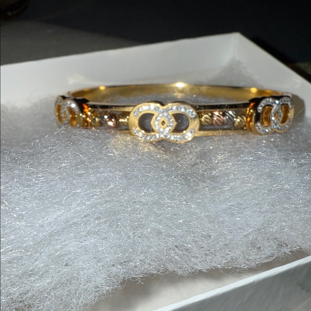 Elegant Gold Fashion Jewelry Bangle Bracelet